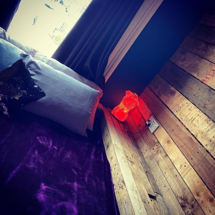 Liverpool Party Pad Hotel ภายนอก รูปภาพ