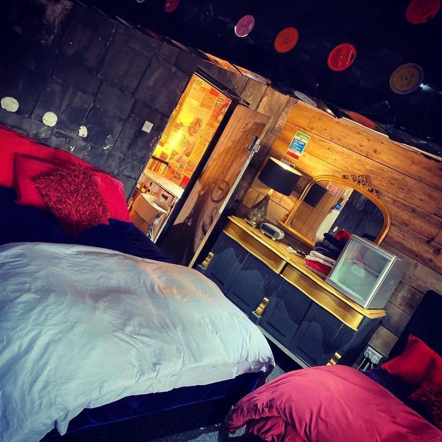 Liverpool Party Pad Hotel ภายนอก รูปภาพ