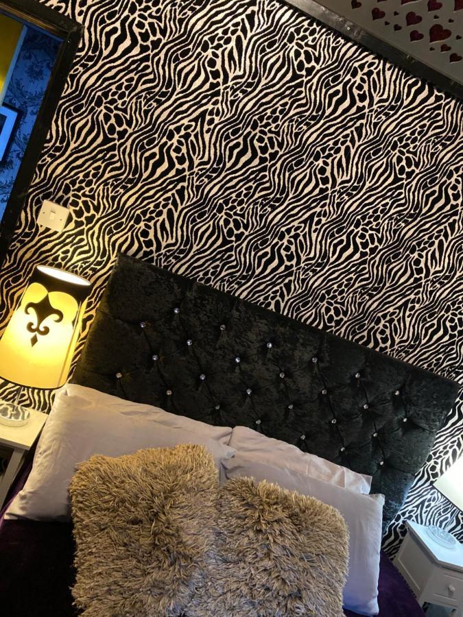 Liverpool Party Pad Hotel ภายนอก รูปภาพ