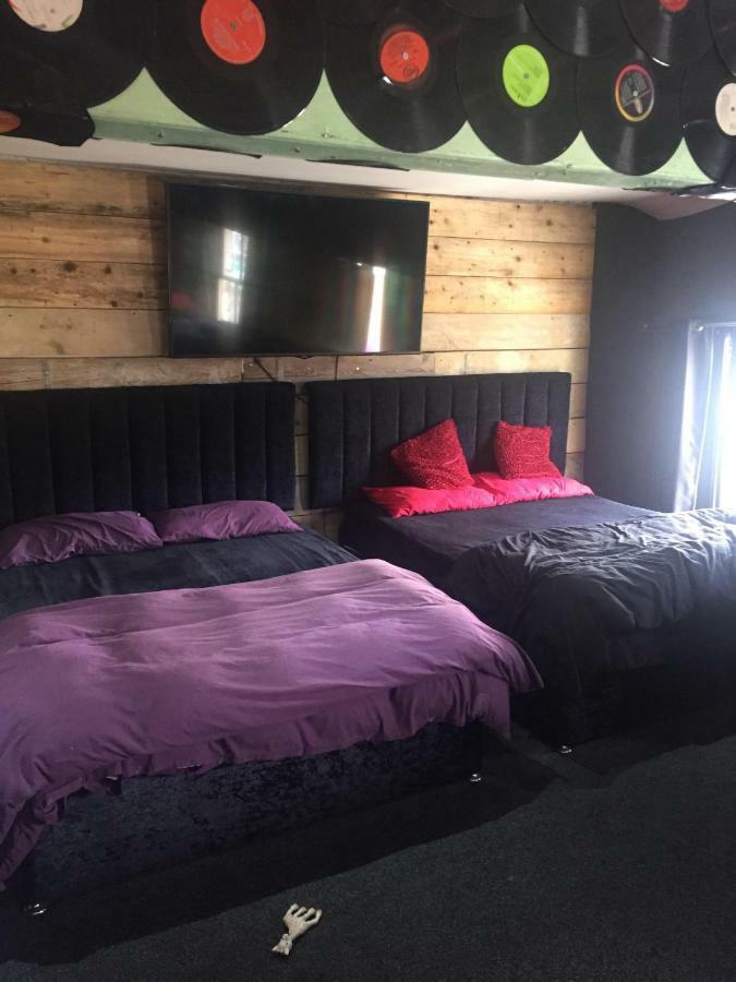 Liverpool Party Pad Hotel ภายนอก รูปภาพ