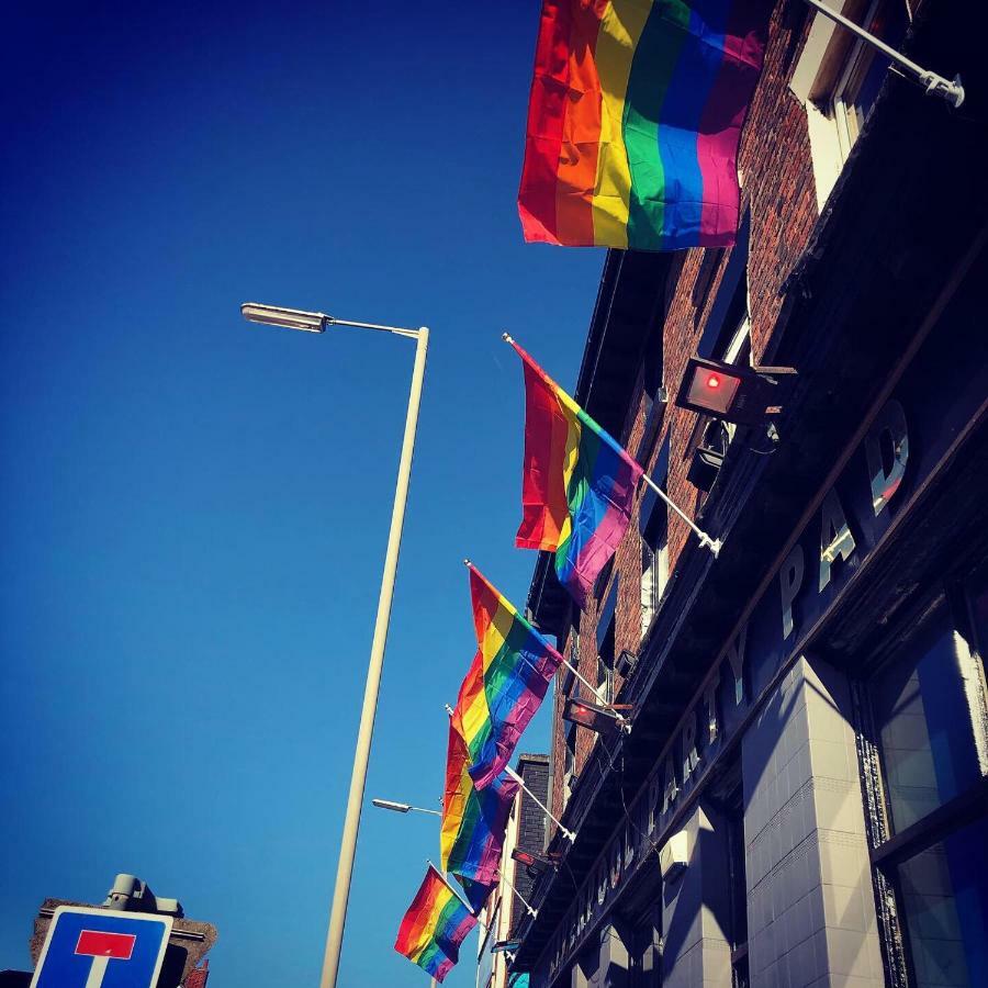 Liverpool Party Pad Hotel ภายนอก รูปภาพ