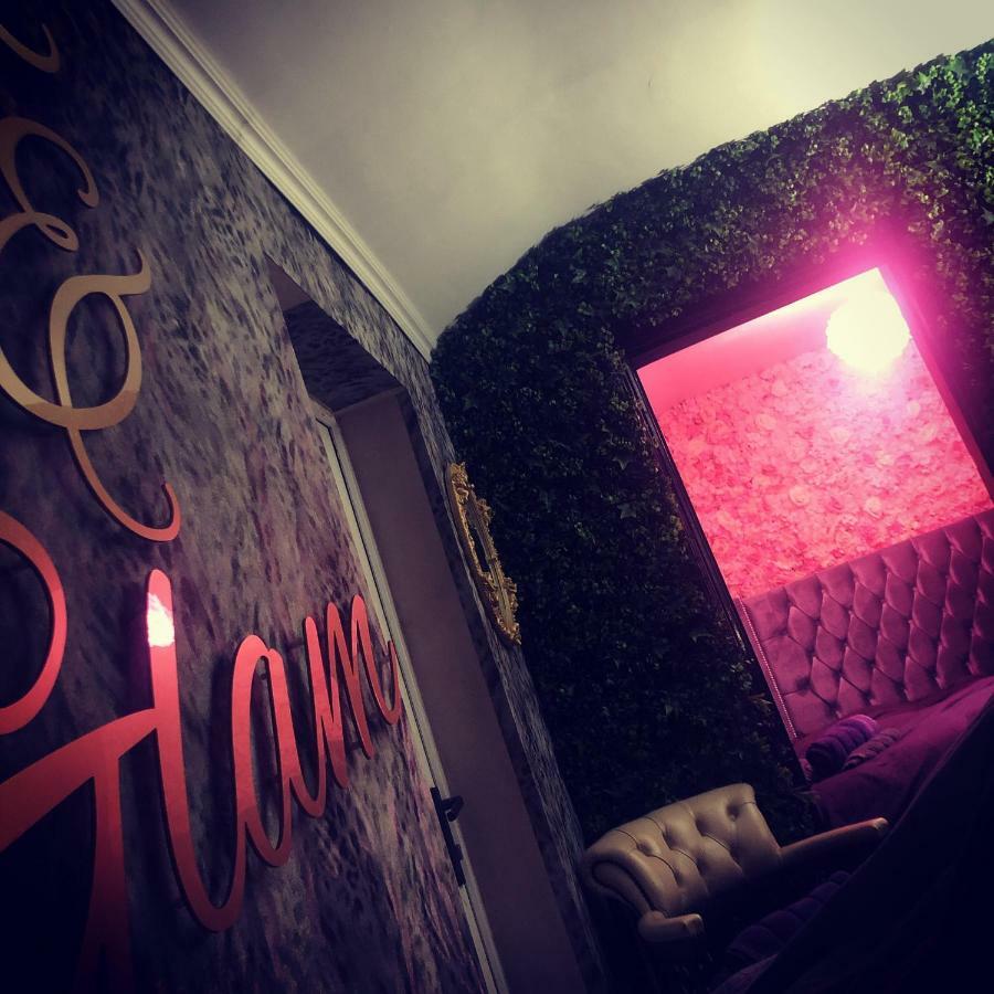 Liverpool Party Pad Hotel ภายนอก รูปภาพ