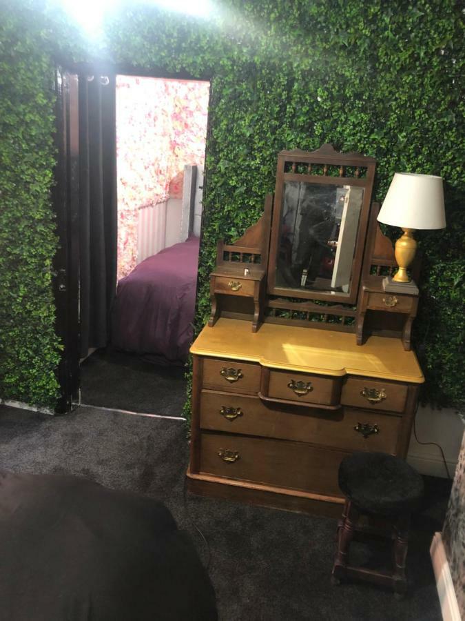 Liverpool Party Pad Hotel ภายนอก รูปภาพ