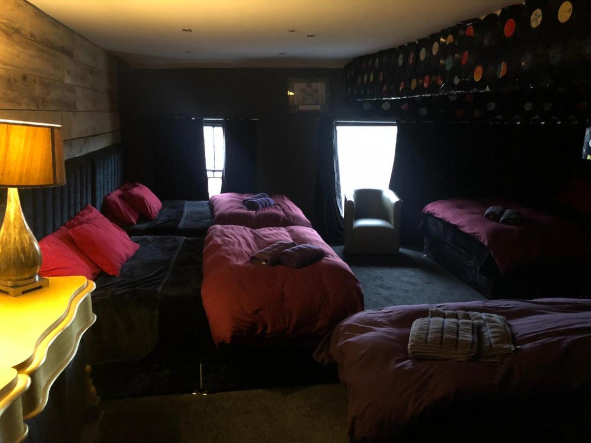 Liverpool Party Pad Hotel ภายนอก รูปภาพ